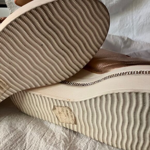 Nancy Li Sandals - Picture 6 of 10